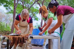 Mujeres rurales agregan valor a la curtiembre de cueros