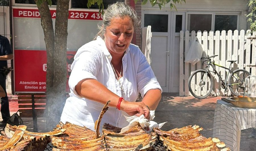 El fuego que une almas y el sueño de cocinar vestida de blanco