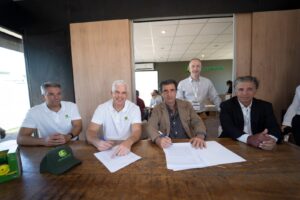 John Deere y Exponenciar firmaron un acuerdo para extender su alianza estratégica hasta 2030