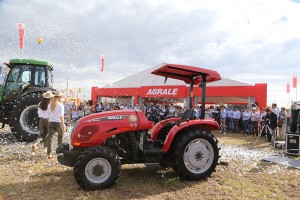 10/03 – LOS NUEVOS TRACTORES DE AGRALE HICIERON ECO EN EXPOAGRO