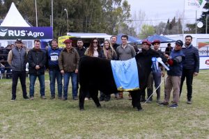 Arandú y Don Romeo con los premios más importantes en la Nacional del Ternero Angus