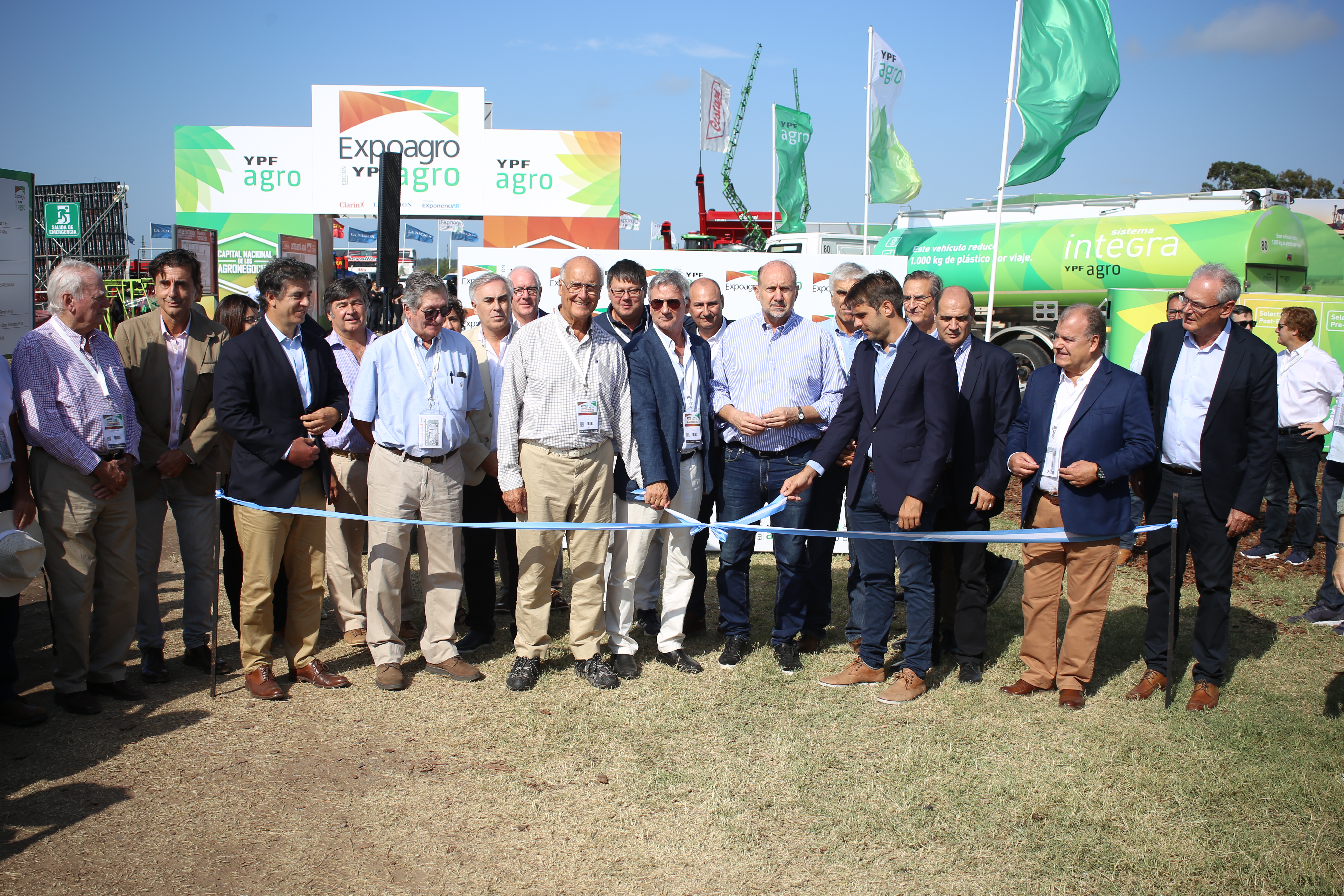 10/03 – Con el corte de cintas se dio por inaugurada Expoagro 2020 edición YPF Agro