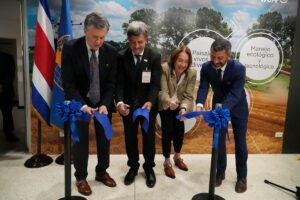 Aapresid y el IICA inauguran exhibit inmersivo sobre Agricultura Sustentable y salud del suelo en Costa Rica