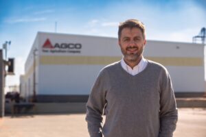 Emiliano Ferrari asume la conducción de AGCO Argentina