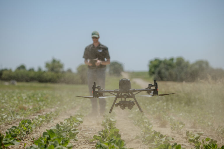 John Deere adquiere a empresa Sentera para integrar el monitoreo aéreo de campos