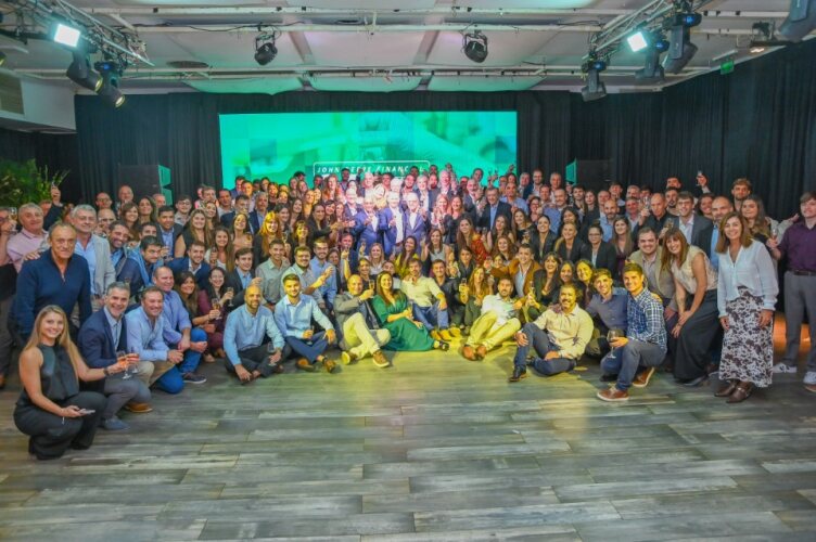 John Deere Financial celebra 25 años