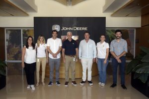 JOHN DEERE Argentina firma una alianza estratégica con EXPOAGRO