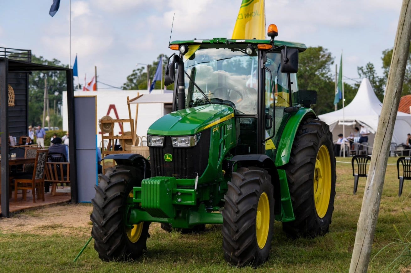 John Deere llega a las NACIONALES de Corrientes acompañando al público ganadero