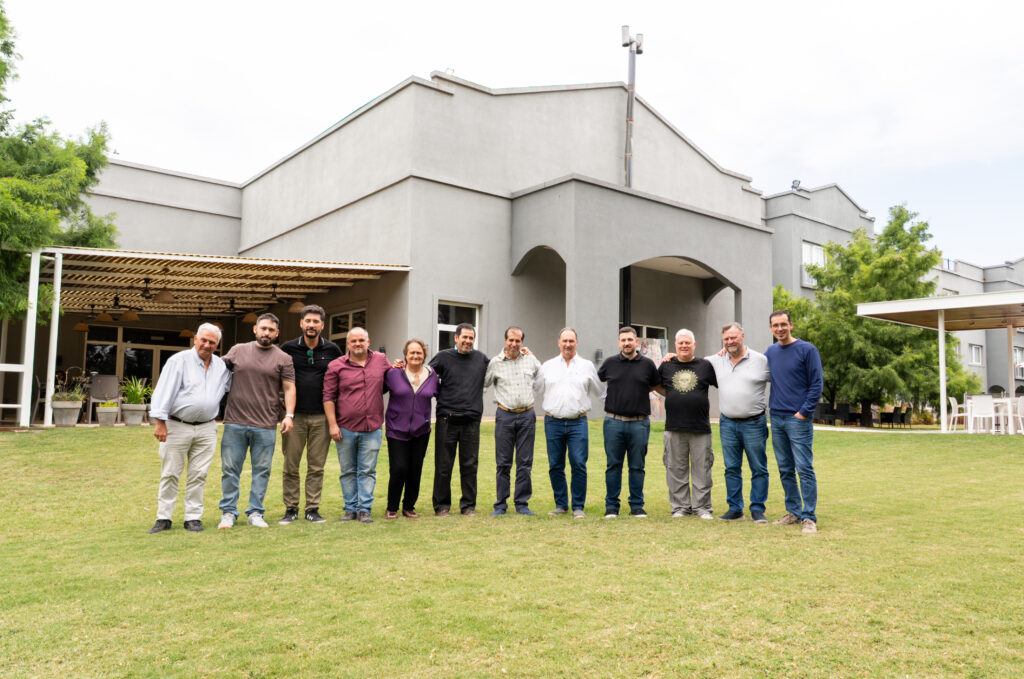 Agustín Santillán- Exponenciar; Diego Abdo- Exponenciar; Héctor Huergo-Clarín Rural; Silvio Zurzolo-Unión Industrial Argentina; Juan Godoy Valdivieso -Universidad Nacional de Córdoba; Sergio Marinelli -FACMA; Alejandro Clerici – Cideter; Roberto del Castagner -Universidad Nacional de Río Cuarto; Hernán Ferrari- INTA; Luis Negruchi -Aapresid. Telmo Palancar- Universidad Nacional de La Plata.