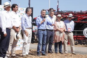 13/03 – MACRI ANUNCIÓ LA SIMPLIFICACIÓN DE LOS TRÁMITES REGISTRALES PARA PRODUCTORES AGROPECUARIOS