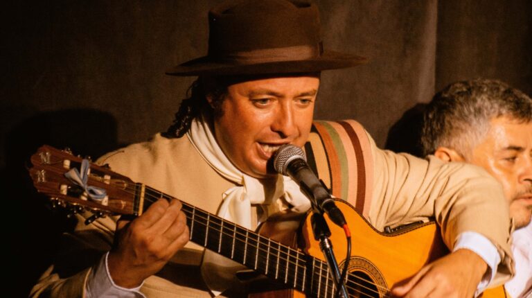 El canto improvisado que mantiene viva la tradición