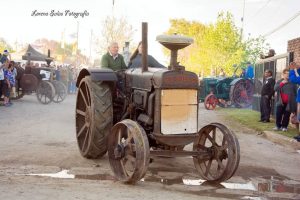 Santa Fe le rinde tributo al tractor