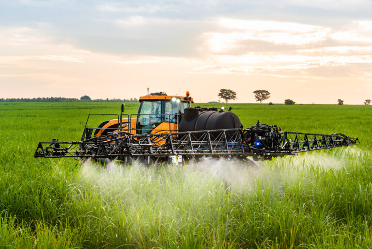 Valtra refuerza su oferta con el pulverizador Serie R