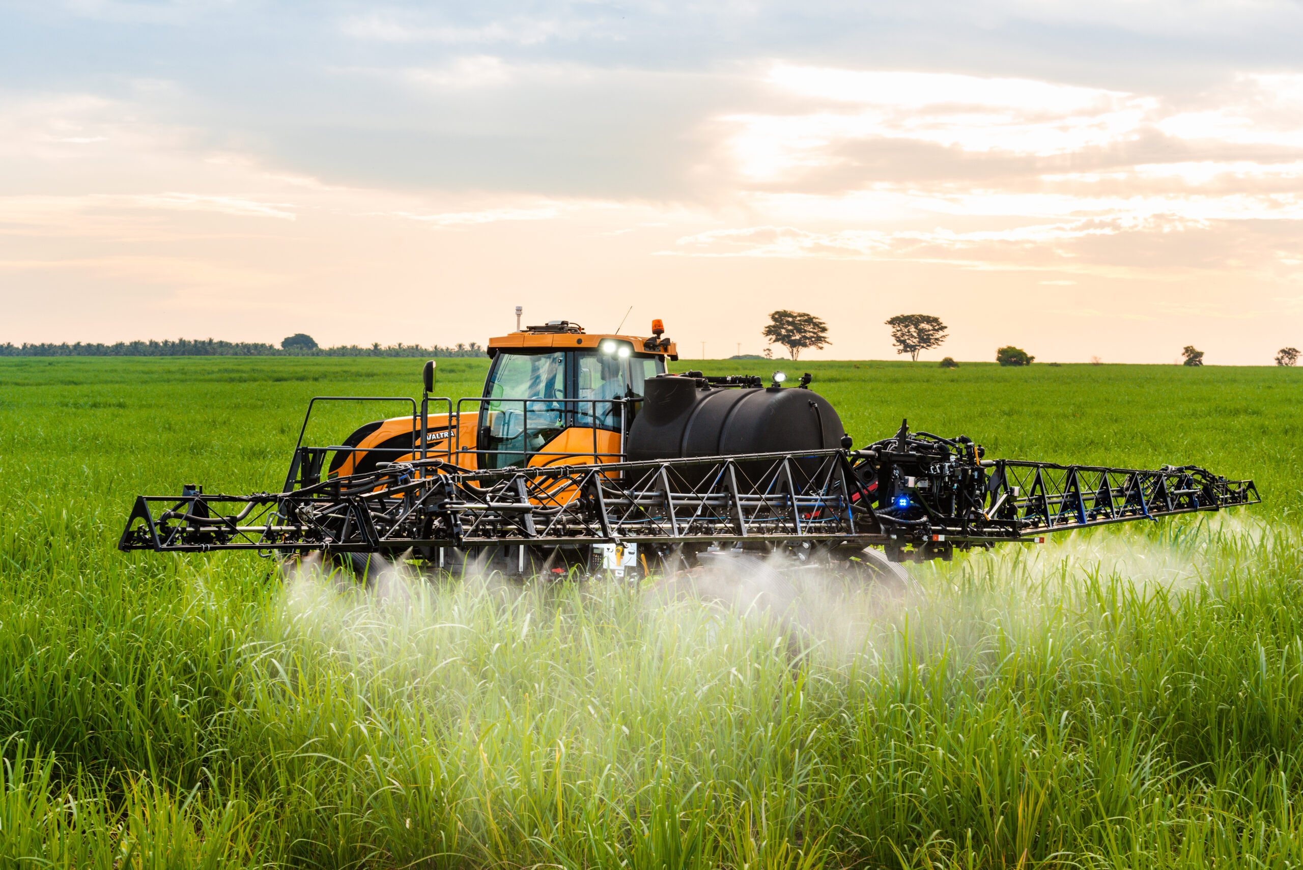 Valtra refuerza su oferta con el pulverizador Serie R