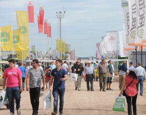 08/03 – NO ALCANZAN LAS HORAS DEL DÍA PARA RECORRER EXPOAGRO