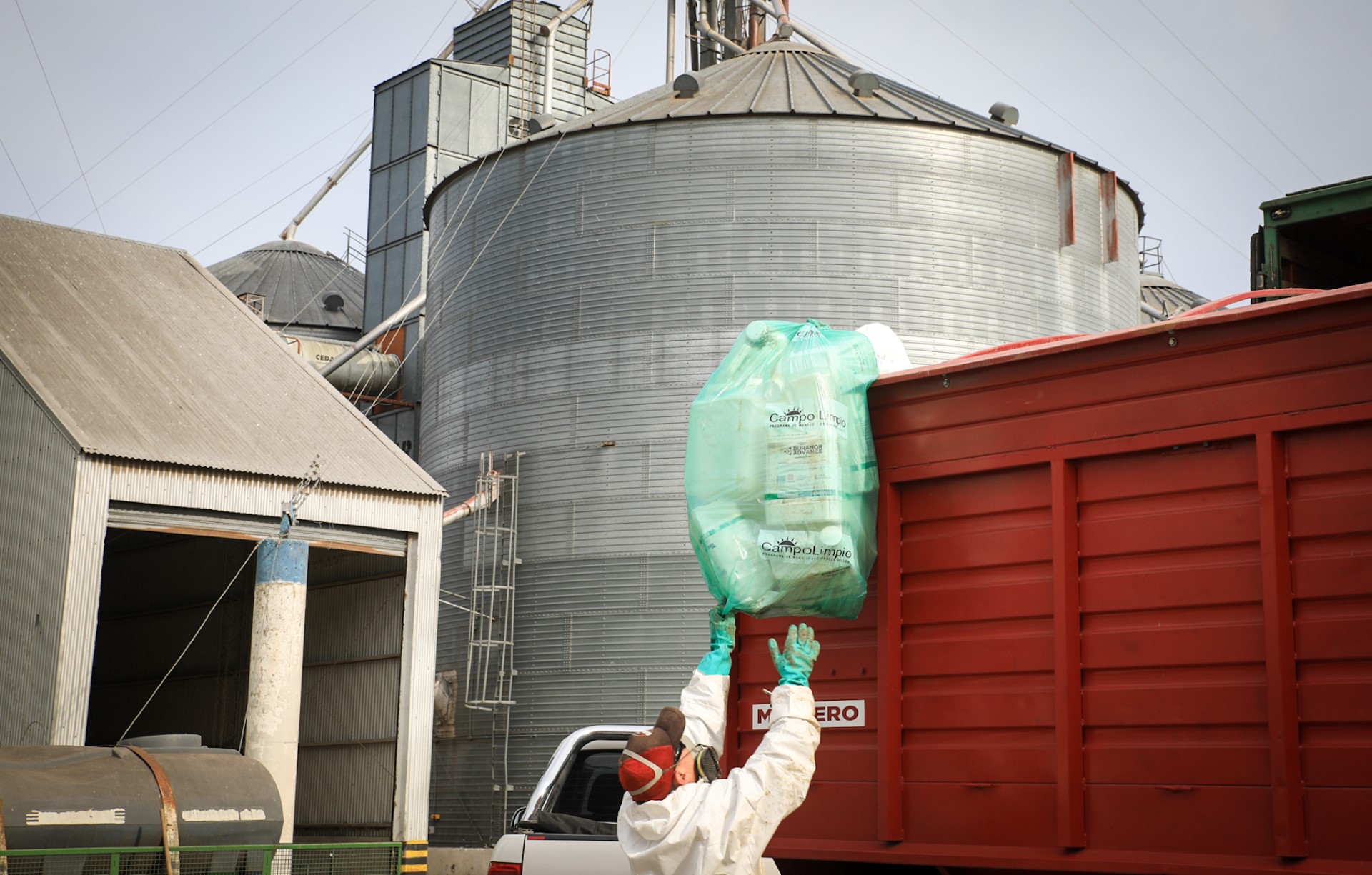 CampoLimpio: ¿Cómo funciona el innovador sistema de gestión ambiental para recuperar envases vacíos de agroquímicos?