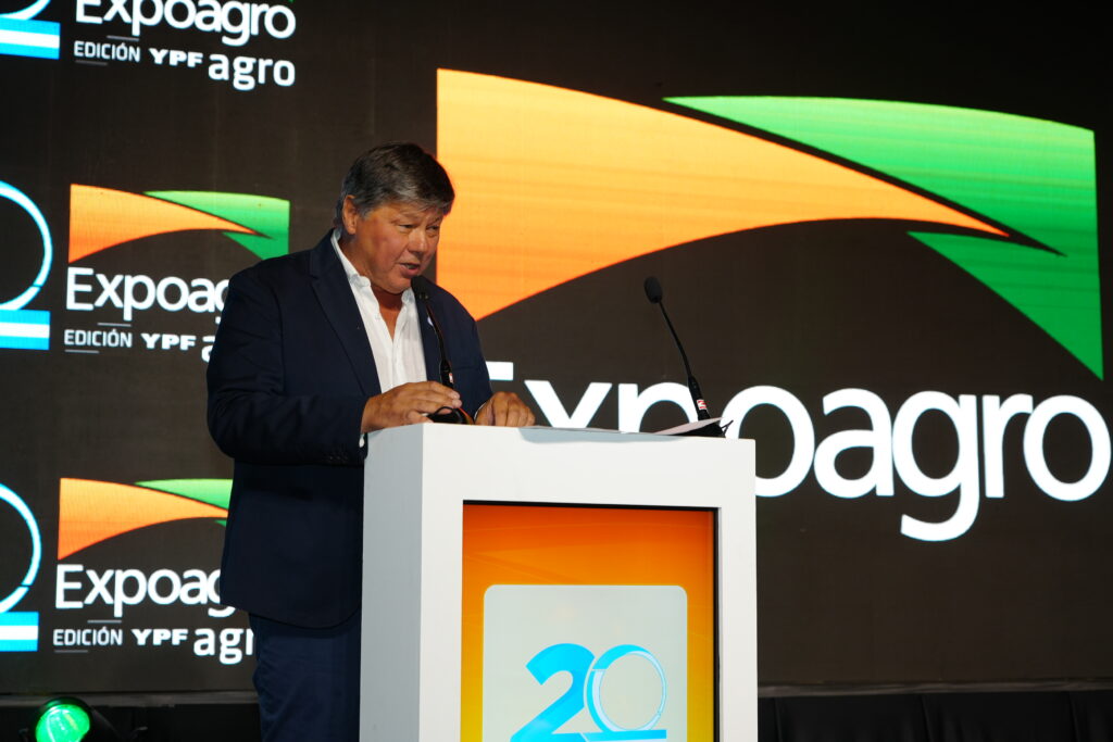 “20 años no son sólo una cifra”: Expoagro tuvo su noche especial a pura emoción