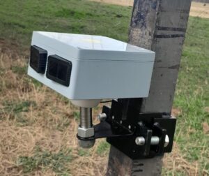 Crean un dispositivo que mide el tránsito en los caminos rurales