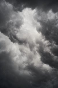 Esperanza de un septiembre lluvioso y sospecha de manipulación de nubes