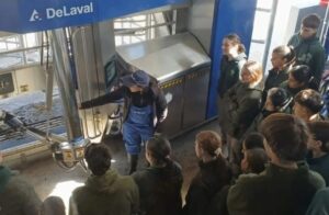 Venado Tuerto y su apuesta al futuro: tambo robotizado para formar técnicos agropecuarios