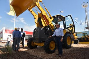 15/03 – VOLVO CE ELIGIÓ A EXPOAGRO COMO VIDRIERA PARA LANZAR SU NUEVA RETROEXCAVADORA EN LATINOAMÉRICA